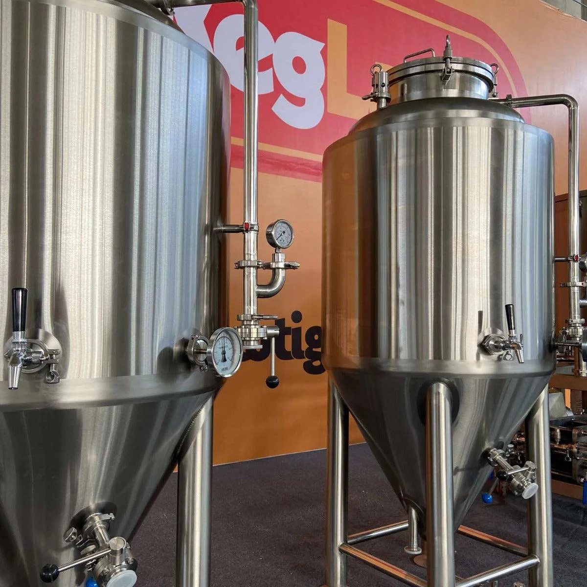 200L Conical Fermenter (pressurisable, jacketed) - Image 3
