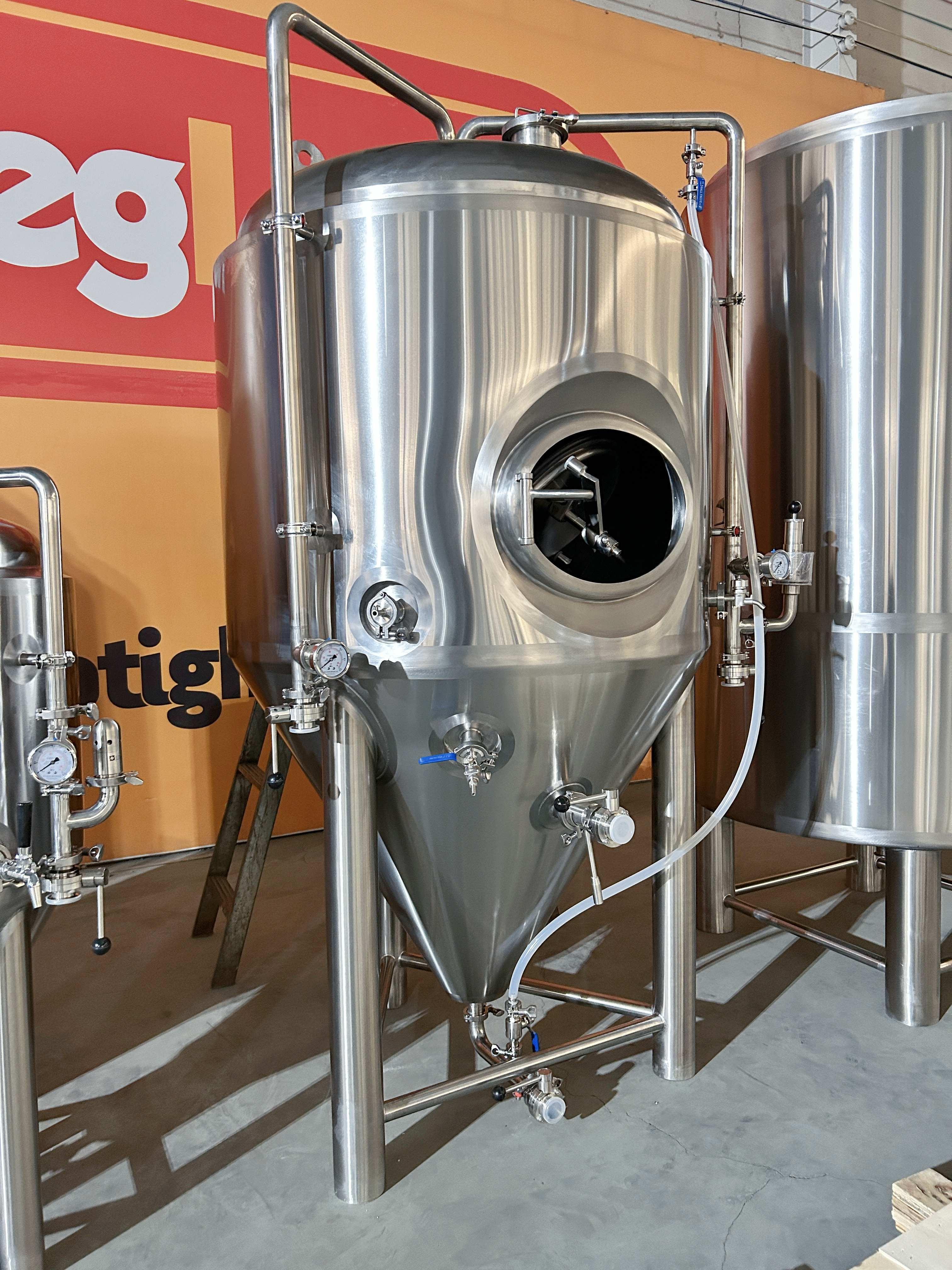 800L Conical Fermenter (pressurisable, jacketed) - Image 13