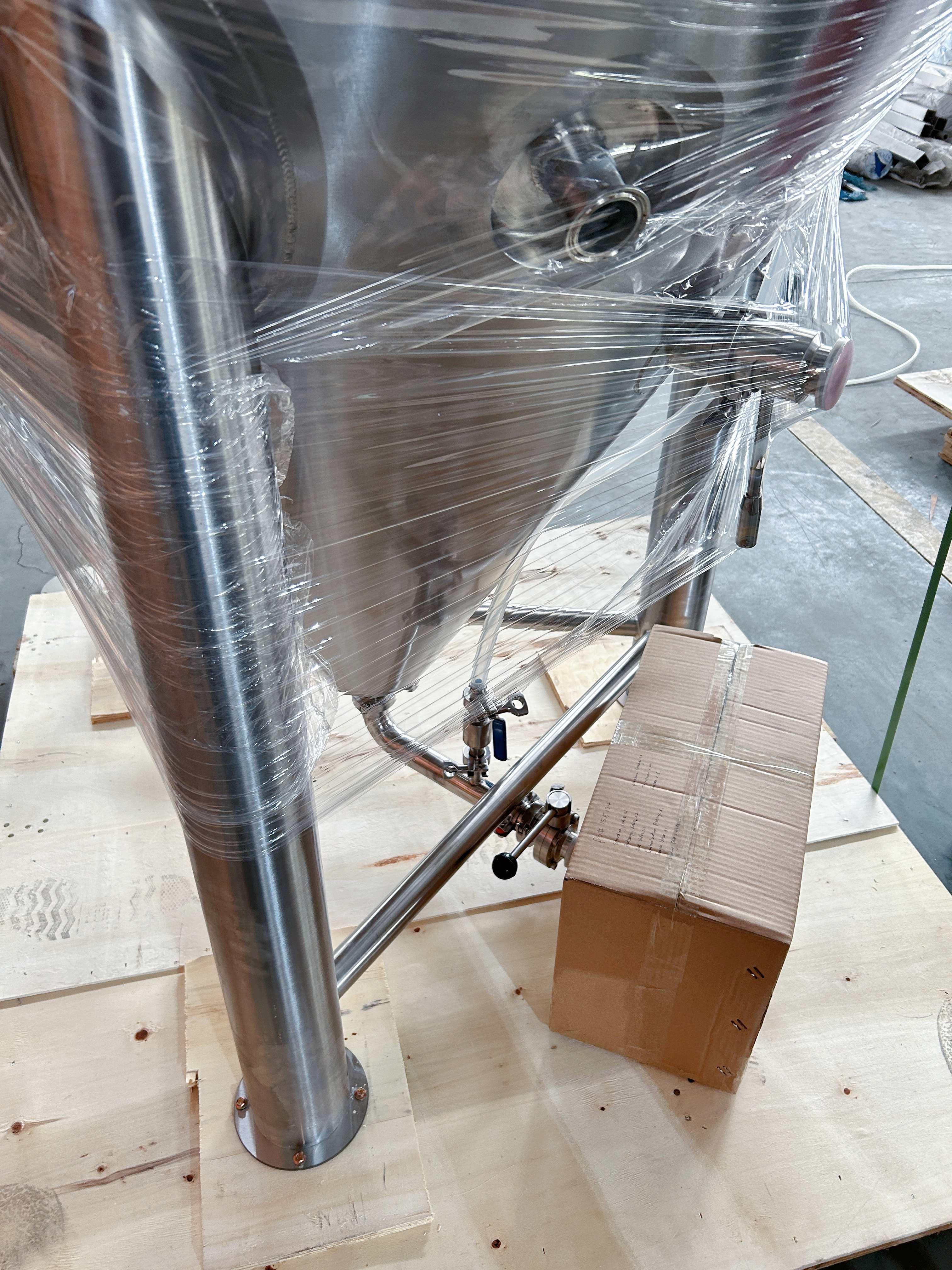 800L Conical Fermenter (pressurisable, jacketed) - Image 40